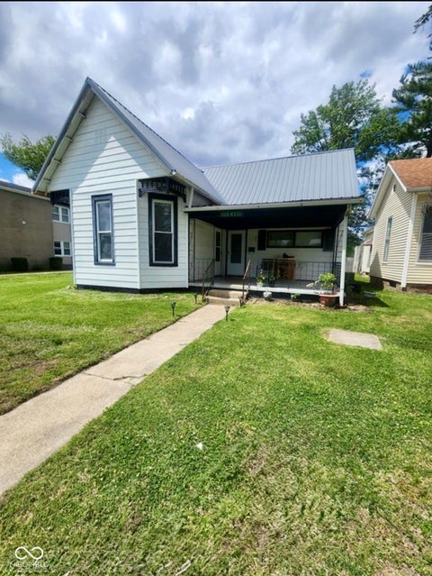 Photo of 528 W 5th Street, Seymour, IN 47274 (MLS # 22122976)
