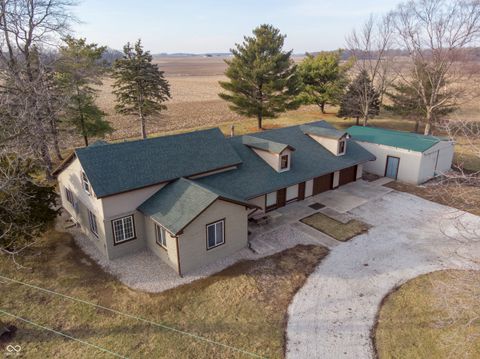 Photo of 5210 S State Road 39, Lebanon, IN 46052 (MLS # 22078372)