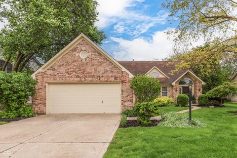 Photo of 11501 Woodview East Drive, Carmel, IN 46032 (MLS # 22083824)