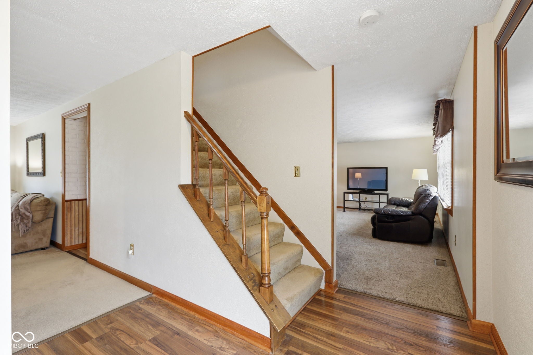 1192 W Greenbriar Drive