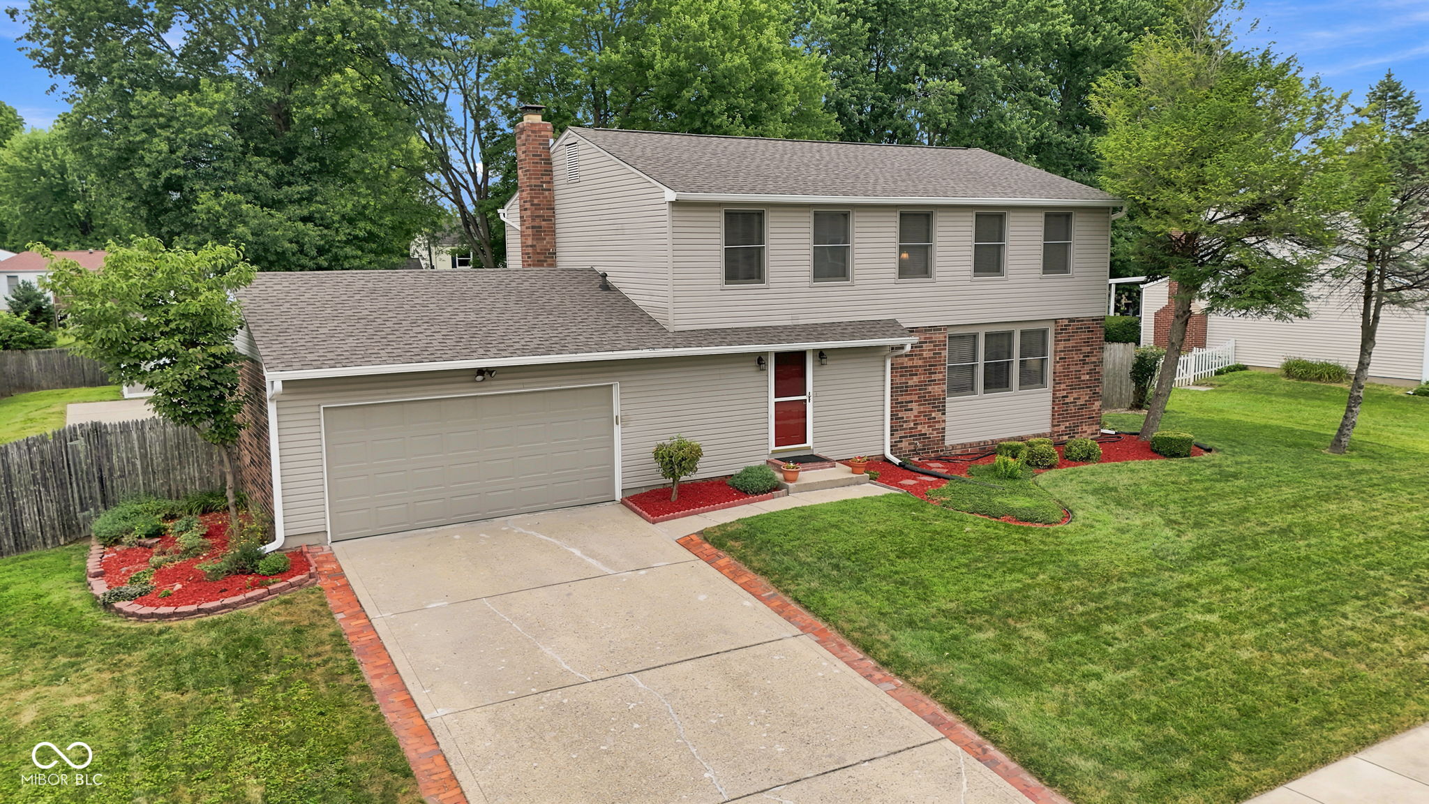 1192 W Greenbriar Drive