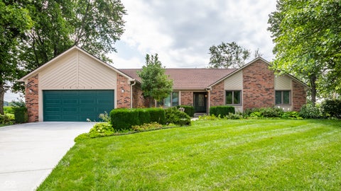Photo of 12111 Sunrise Court, Indianapolis, IN 46229 (MLS # 22122908)