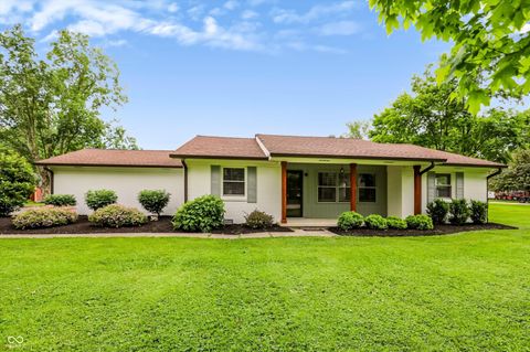Photo of 132 Beechwood Drive, Westfield, IN 46074 (MLS # 22102644)