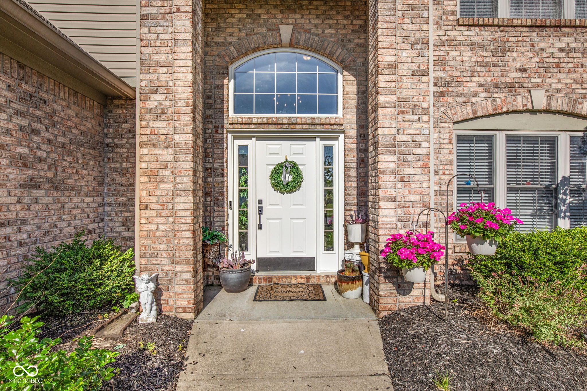 6054 Easy Lane
