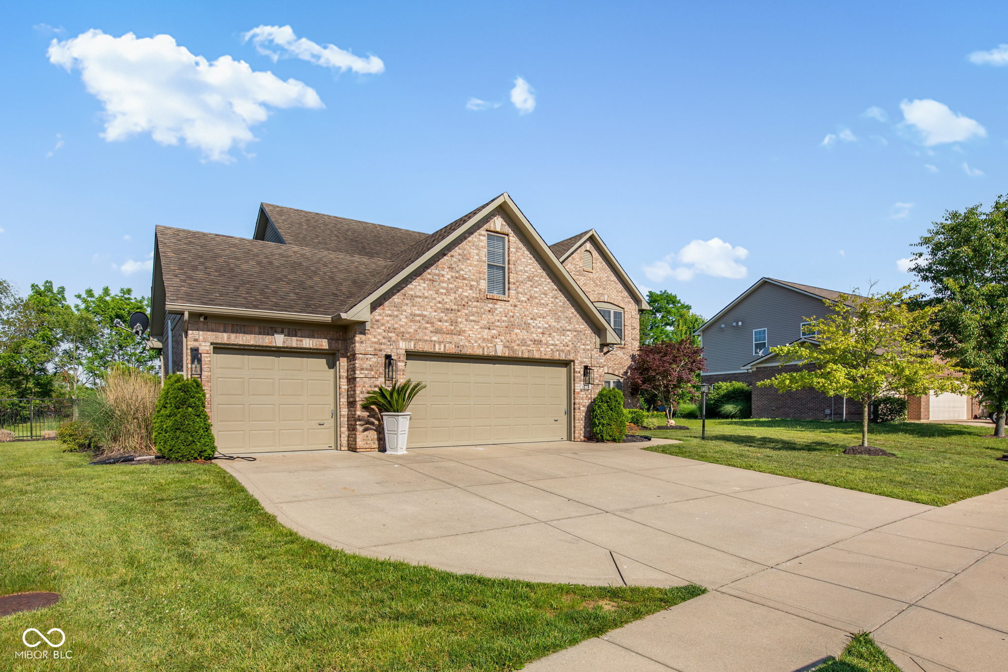 6054 Easy Lane
