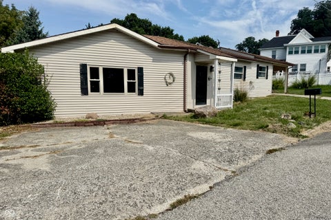 Photo of 310 W Central Avenue, Greensburg, IN 47240 (MLS # 22061080)