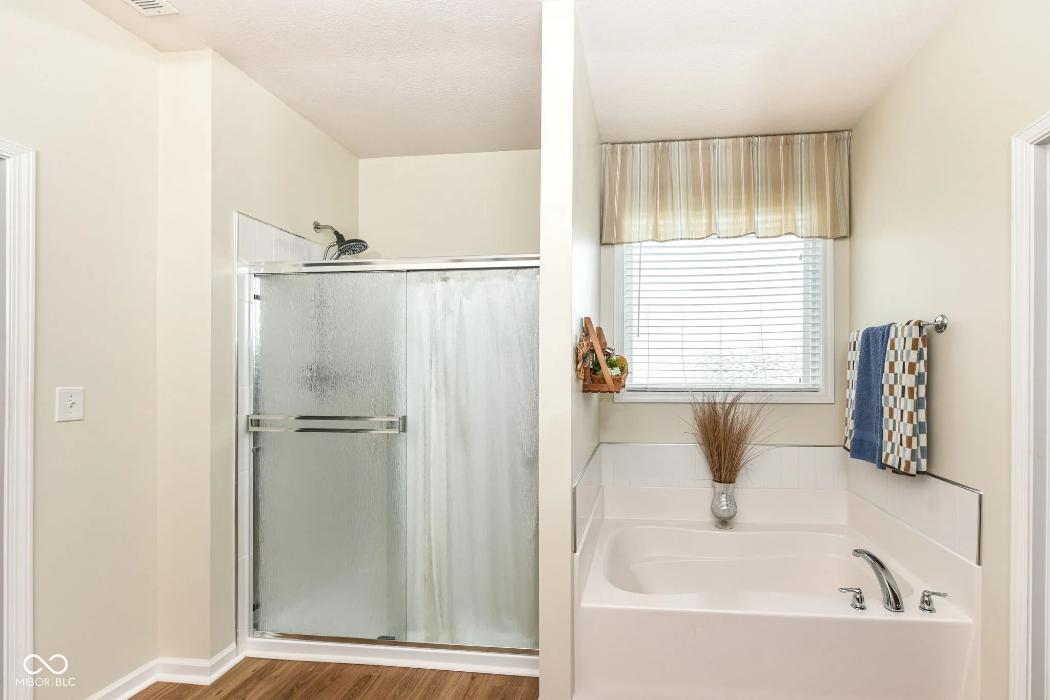 Noblesville, Indiana 46062, United States, 4 Bedrooms Bedrooms, ,4 BathroomsBathrooms,Residential,Active,230829