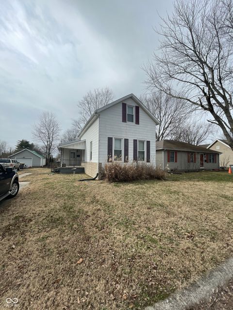 Photo of 842 S Lynn Street, Seymour, IN 47274 (MLS # 22082949)