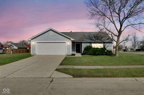 Photo of 9536 English Oak Drive, Indianapolis, IN 46235 (MLS # 22089643)