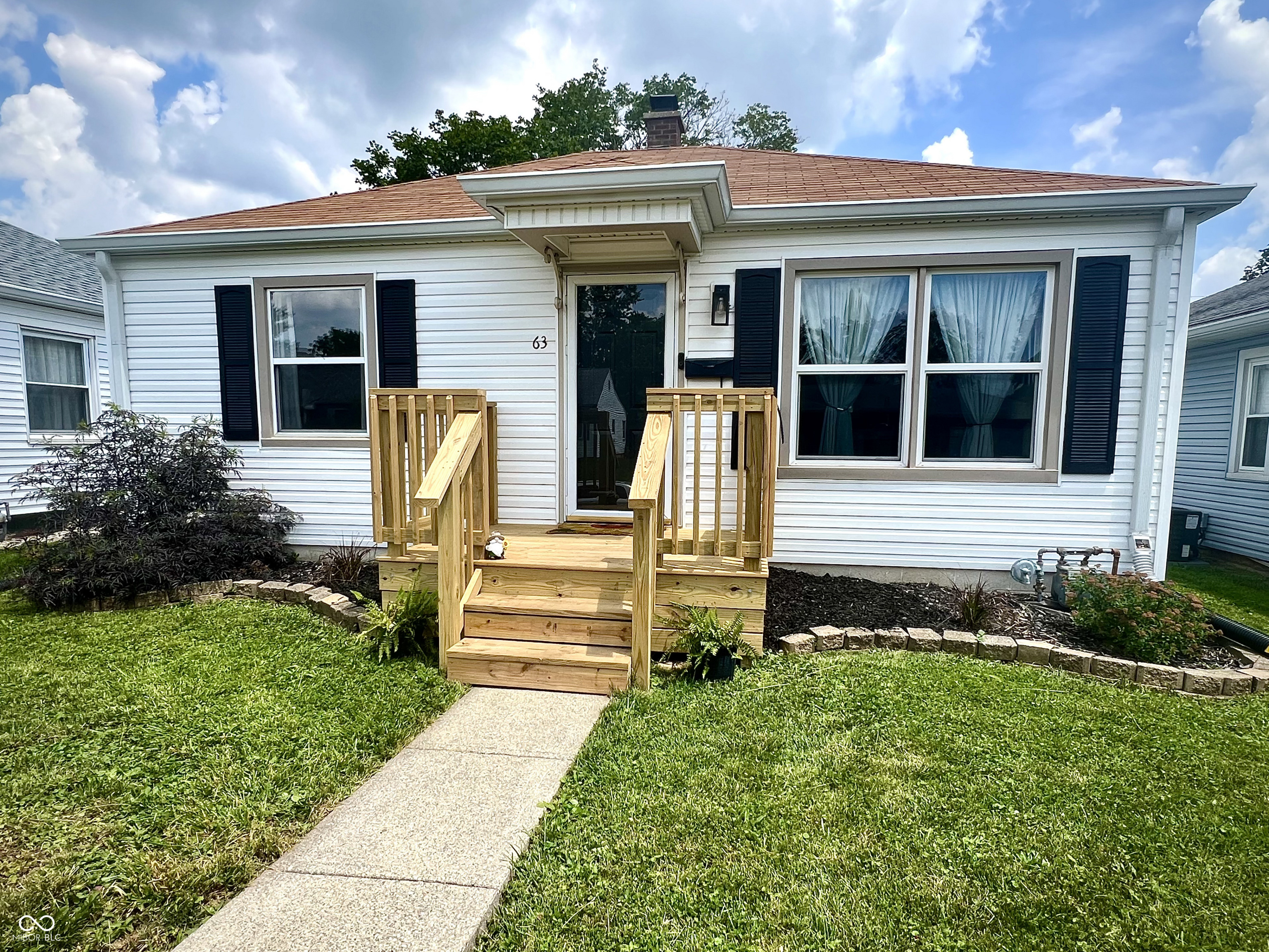 63 N 15th Avenue