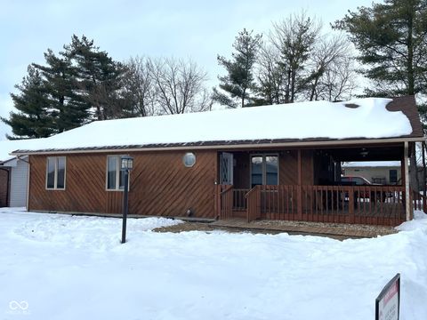 Photo of 708 Pine Tree Court, Seymour, IN 47274 (MLS # 22083239)