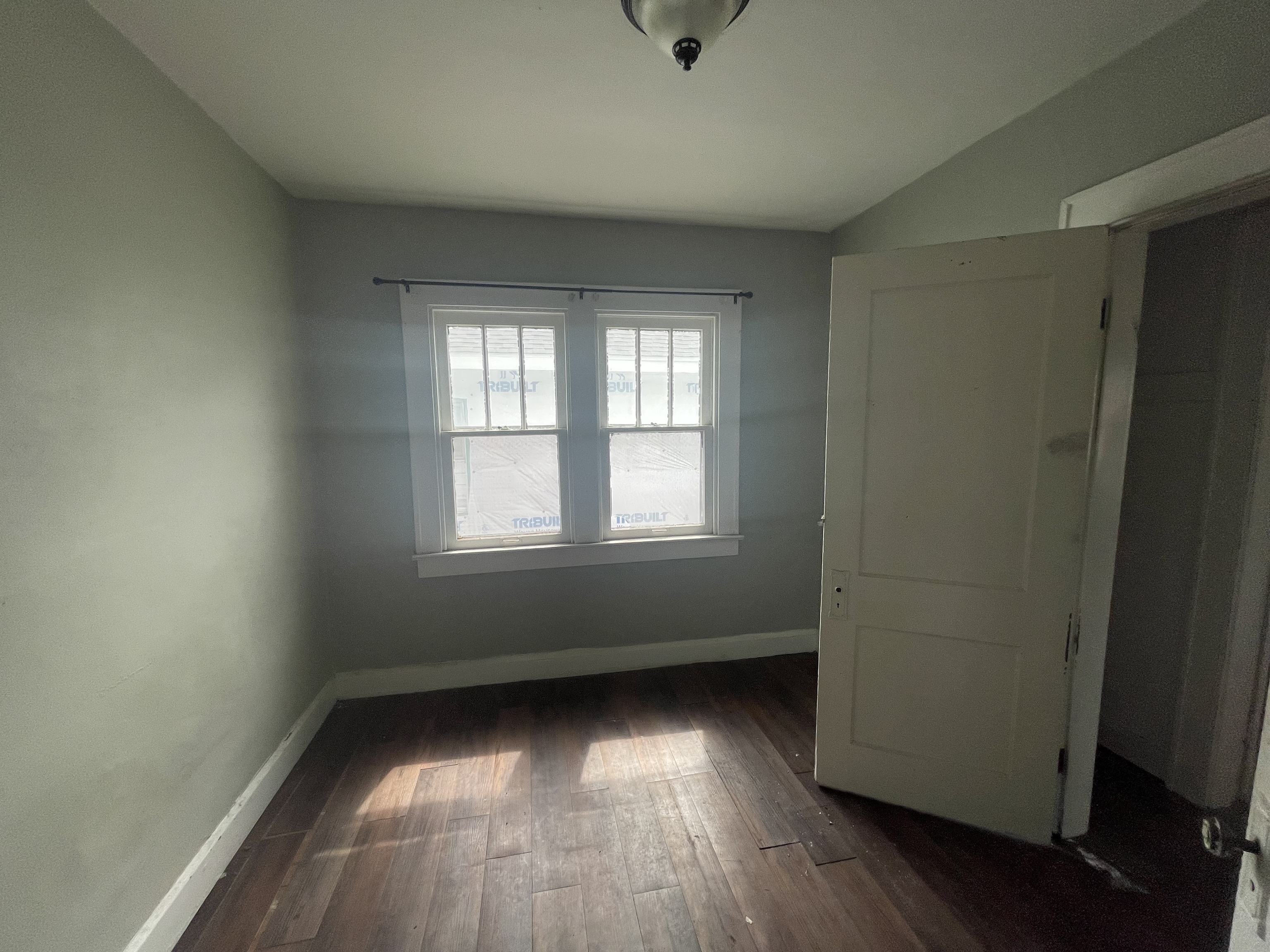 Photo 7 of 13 of 2431 Indianapolis Avenue house
