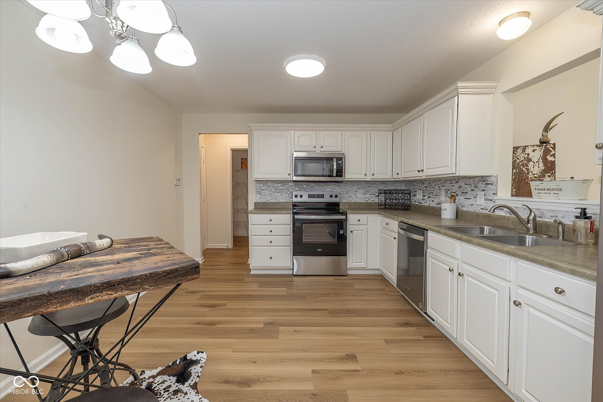 6129 Green Glade Drive