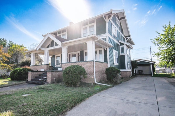 718 S WALNUT ST, SEYMOUR, IN 47274 - Image 49285de1a39812062d2f9d7a4ebc3dfb/3322708591