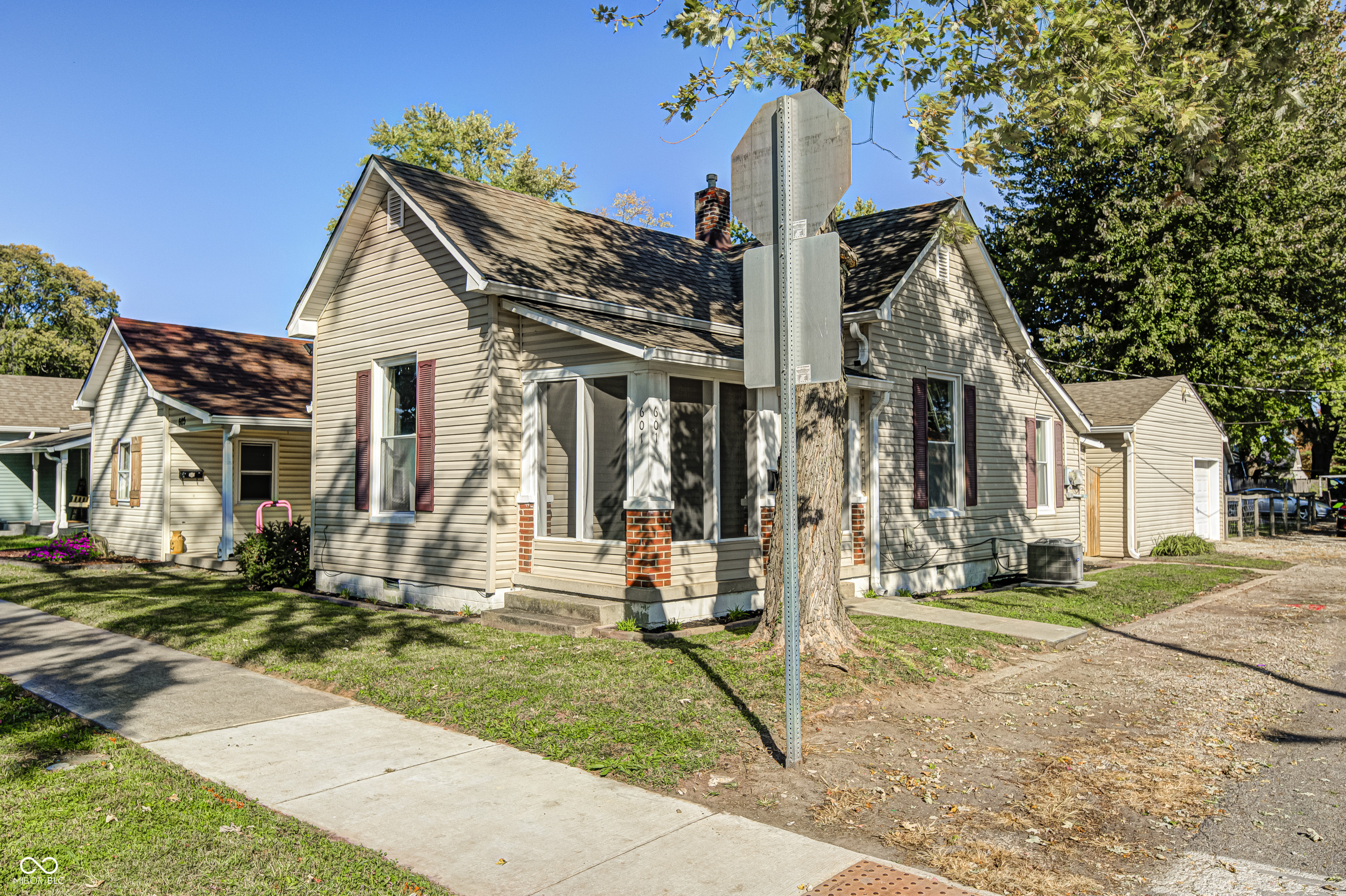 601 Hurricane Street