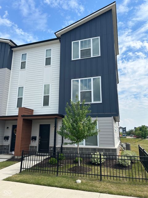 Photo of 2923 W New York Street, Indianapolis, IN 46222 (MLS # 22078895)