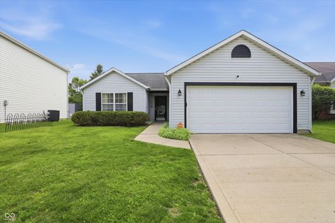 Photo of 5001 Angelique Drive, Indianapolis, IN 46254 (MLS # 22098556)
