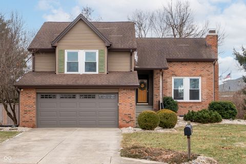 Photo of 55 Village Circle, Zionsville, IN 46077 (MLS # 22080899)