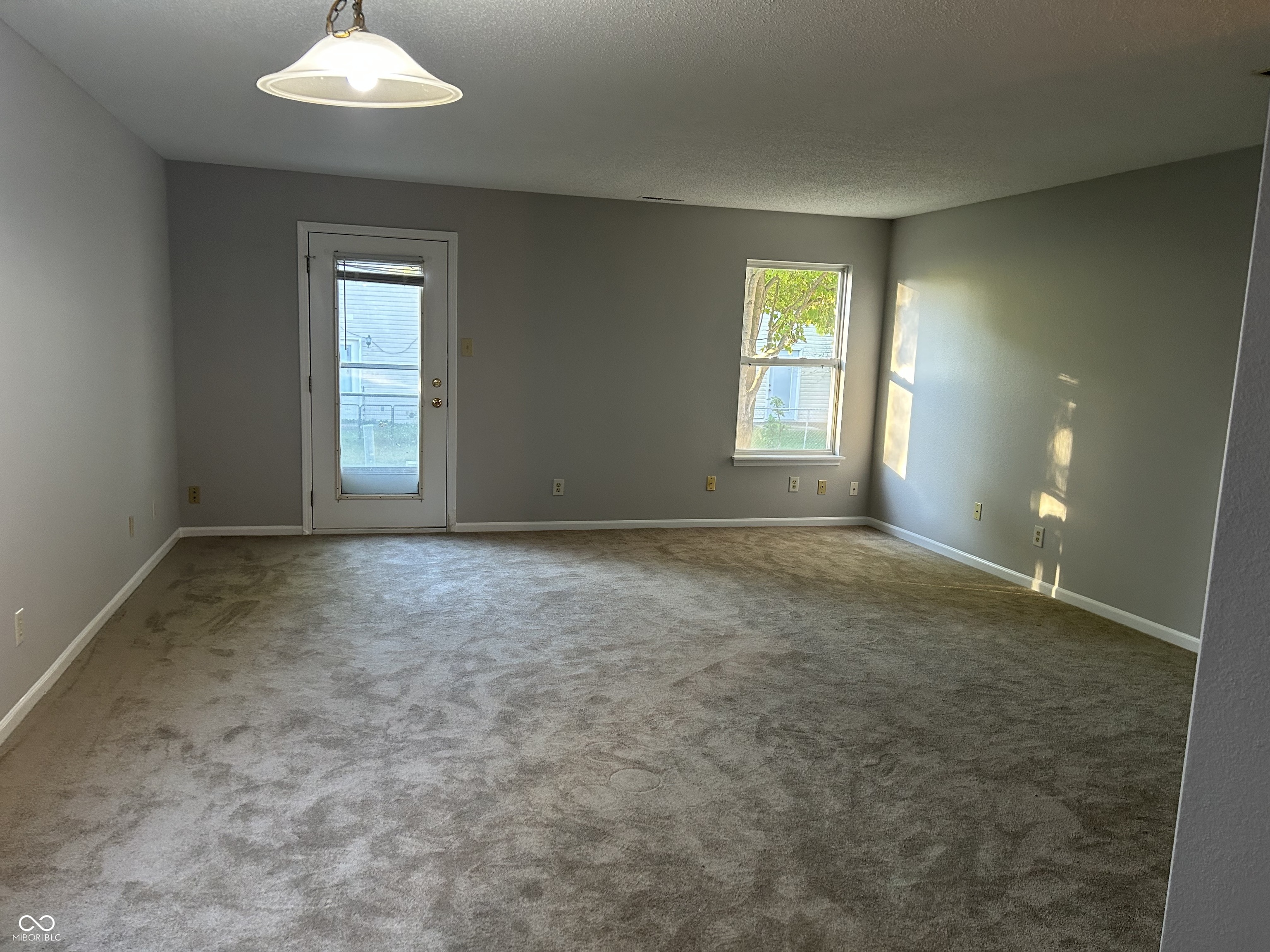 5965 Redcliff N Lane