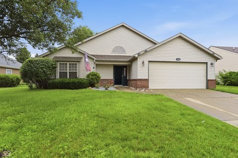 Photo of 1960 Winfield Park Drive, Greenfield, IN 46140 (MLS # 22110928)
