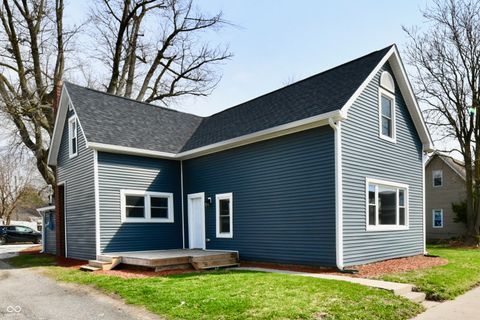 Photo of 1926 Main Street, Elwood, IN 46036 (MLS # 22092926)