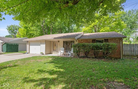 Photo of 1262 Barefoot Trail, Greenwood, IN 46142 (MLS # 22098434)