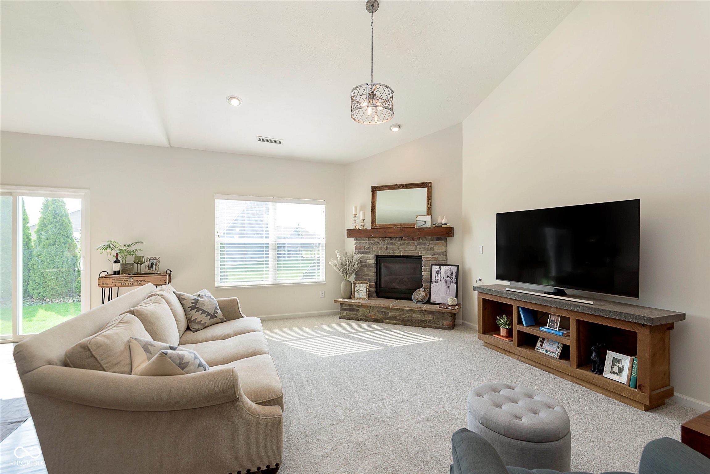 6156 N Cedarwood Drive