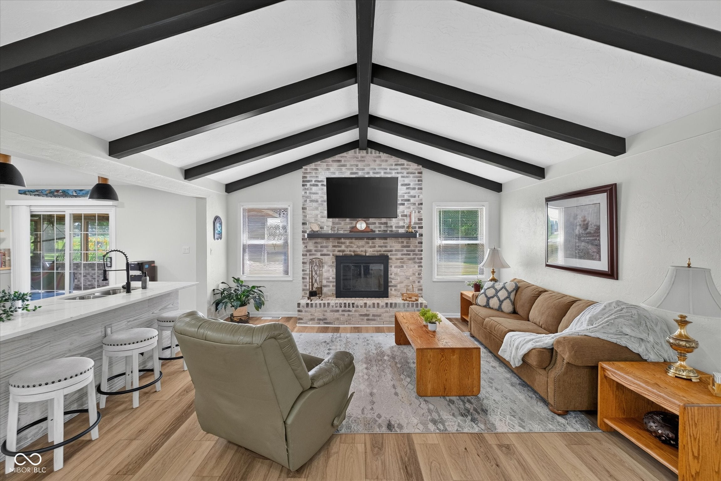 1492 Woodscliff Drive