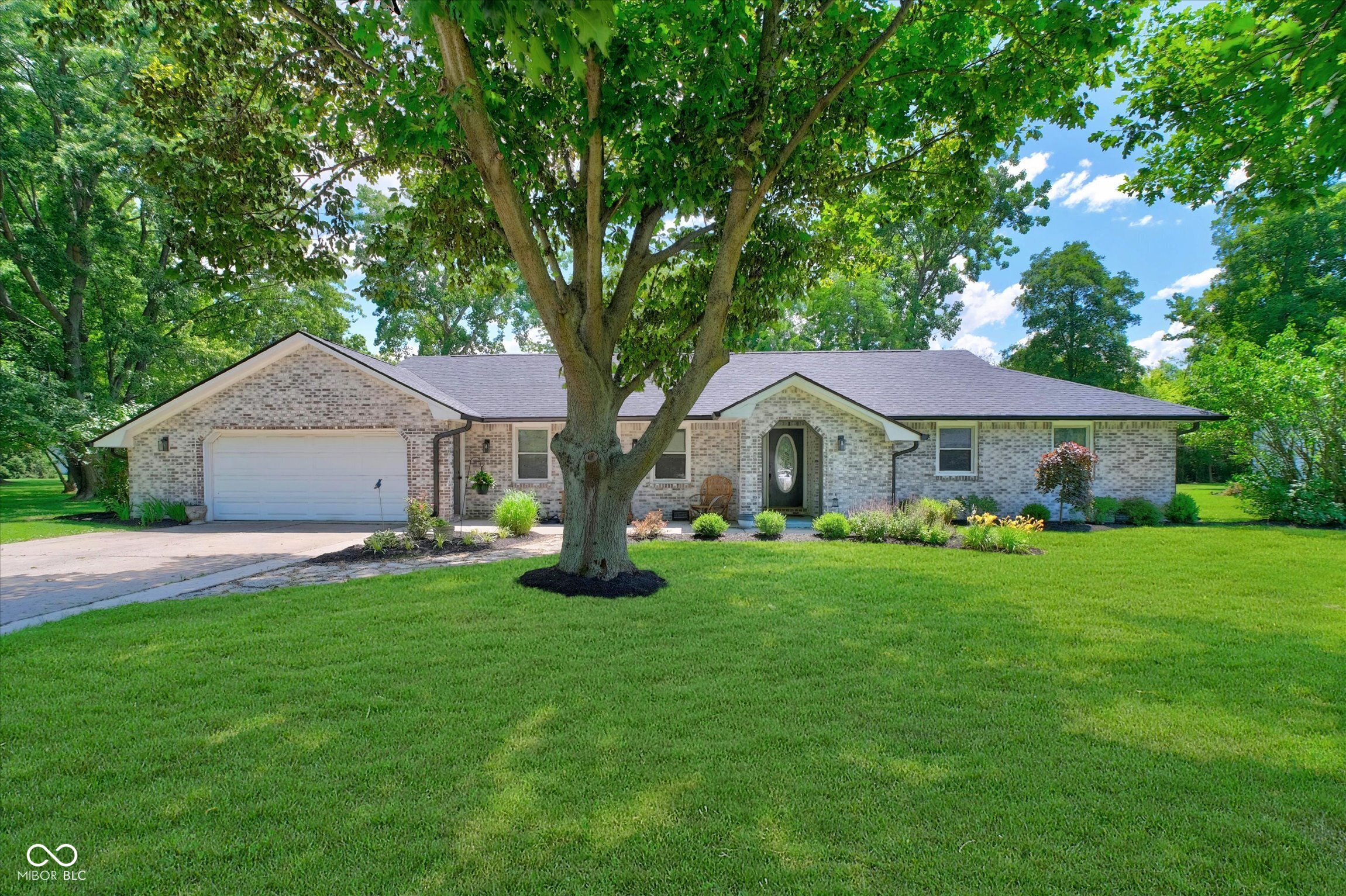 1492 Woodscliff Drive