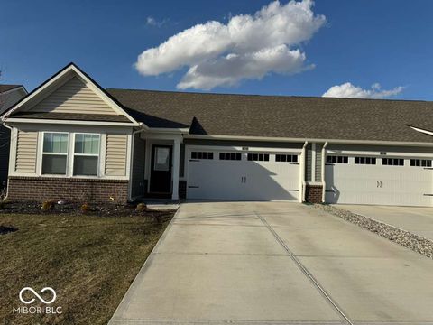 Photo of 876 Garrow Drive, Westfield, IN 46074 (MLS # 22090644)
