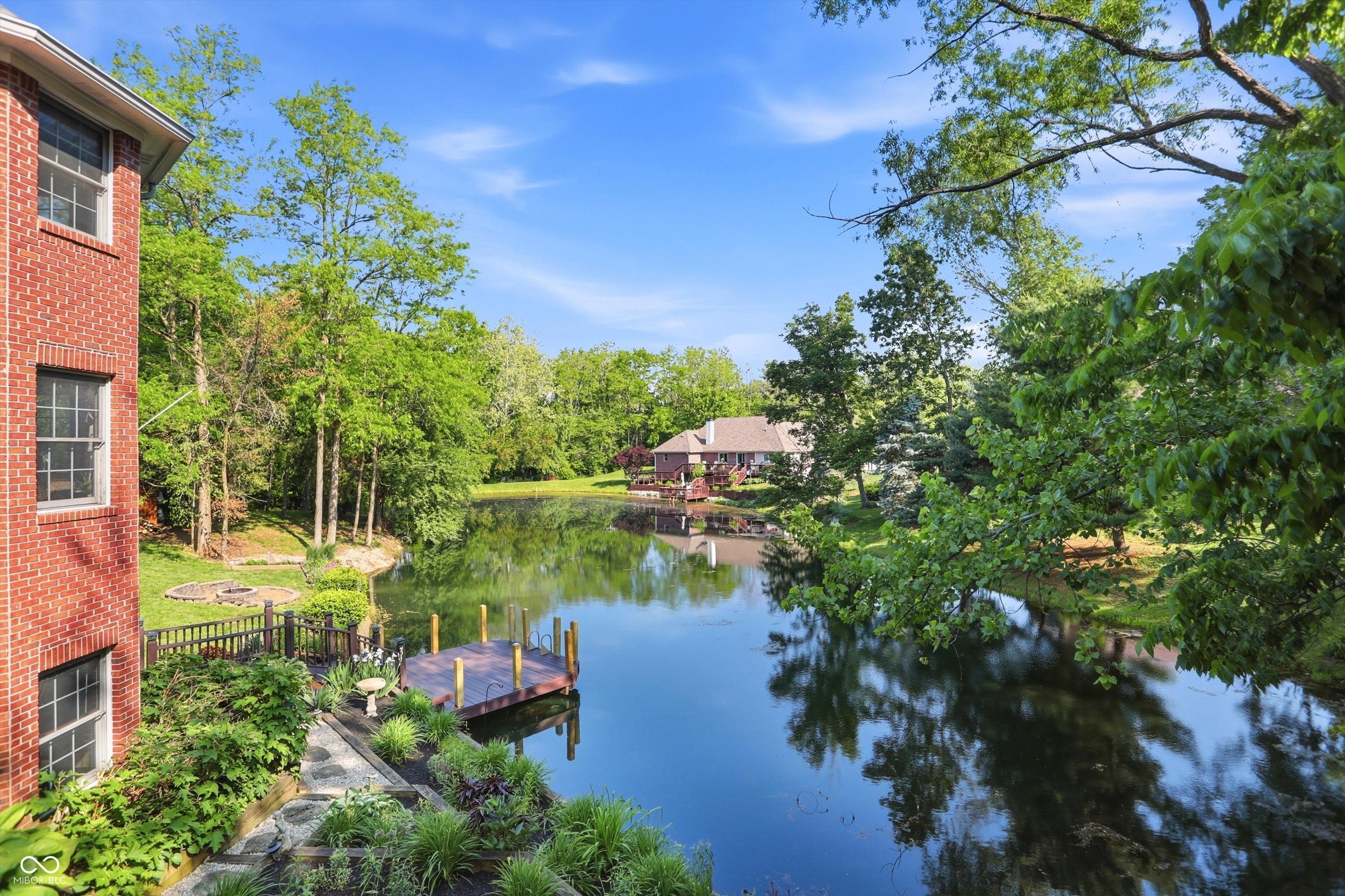 136 W Chalet Drive