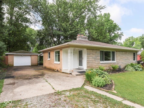 Photo of 915 Southwood Drive, Indianapolis, IN 46227 (MLS # 22107211)