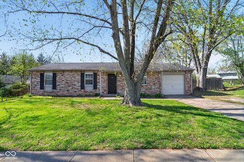 Photo of 5536 Furnas Court, Indianapolis, IN 46221 (MLS # 22094018)