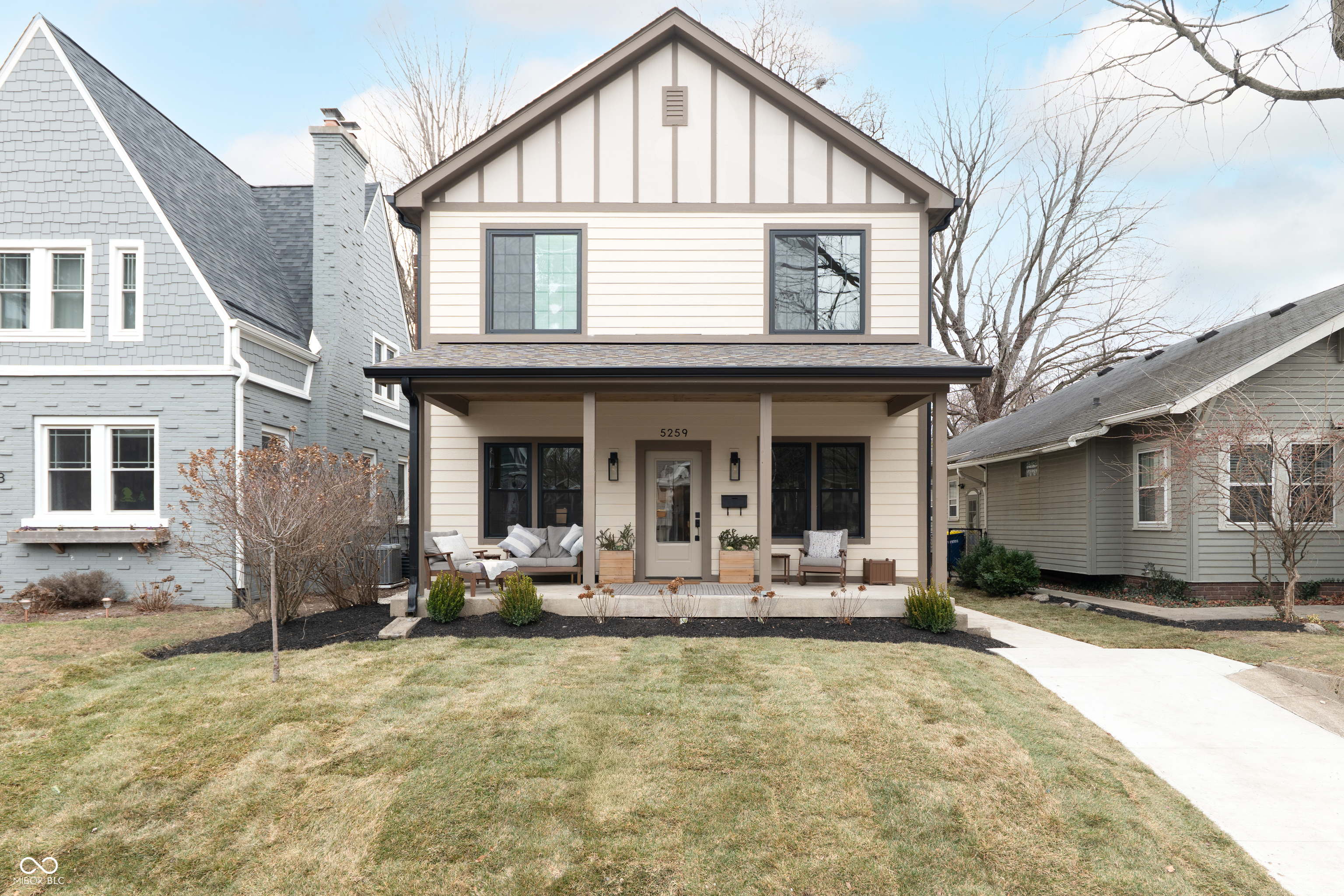 5259 Broadway Street