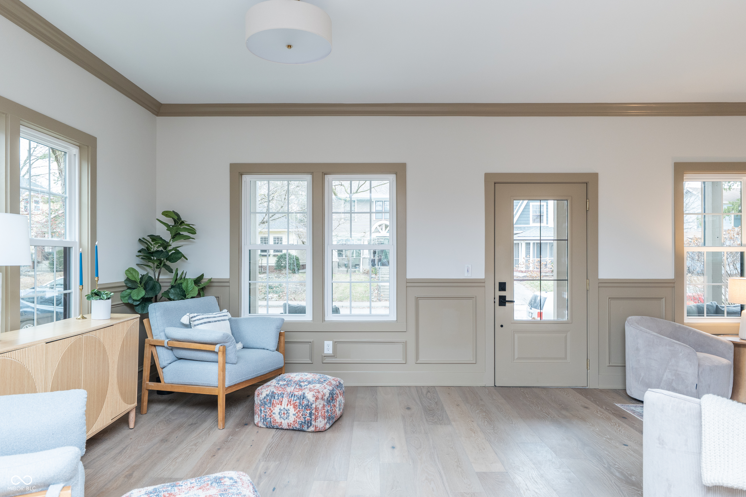 5259 Broadway Street