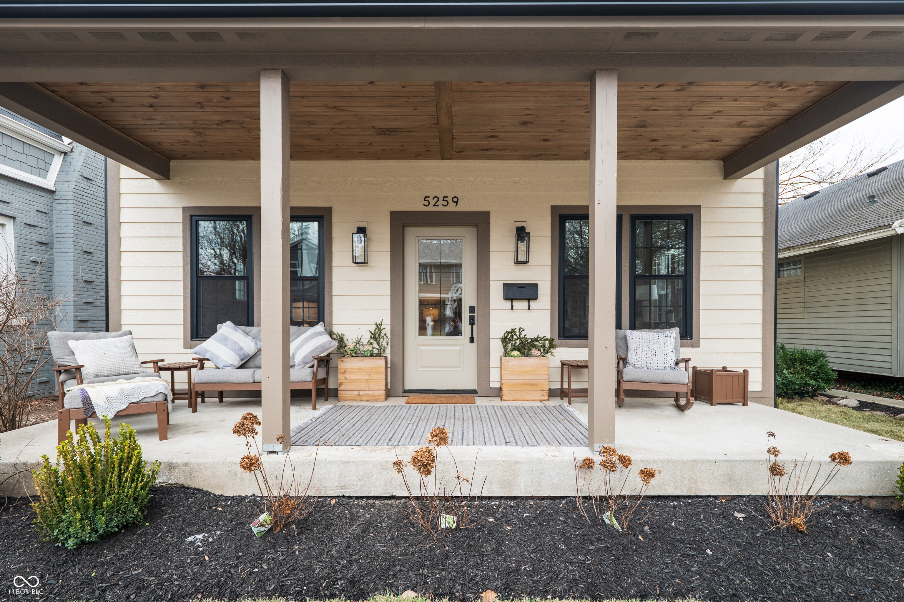 5259 Broadway Street