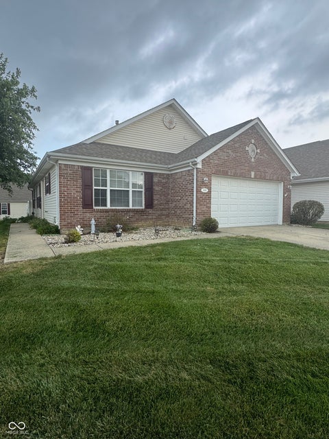 Photo of 909 W Lincoln Park West Drive, Greenwood, IN 46142 (MLS # 22119476)