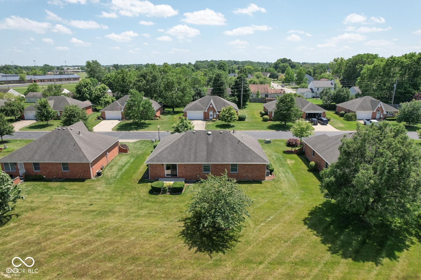 370 Vinewood Drive S