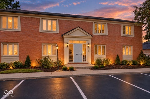 Photo of 8520 Canterbury SQ E #A, Indianapolis, IN 46260 (MLS # 22127442)