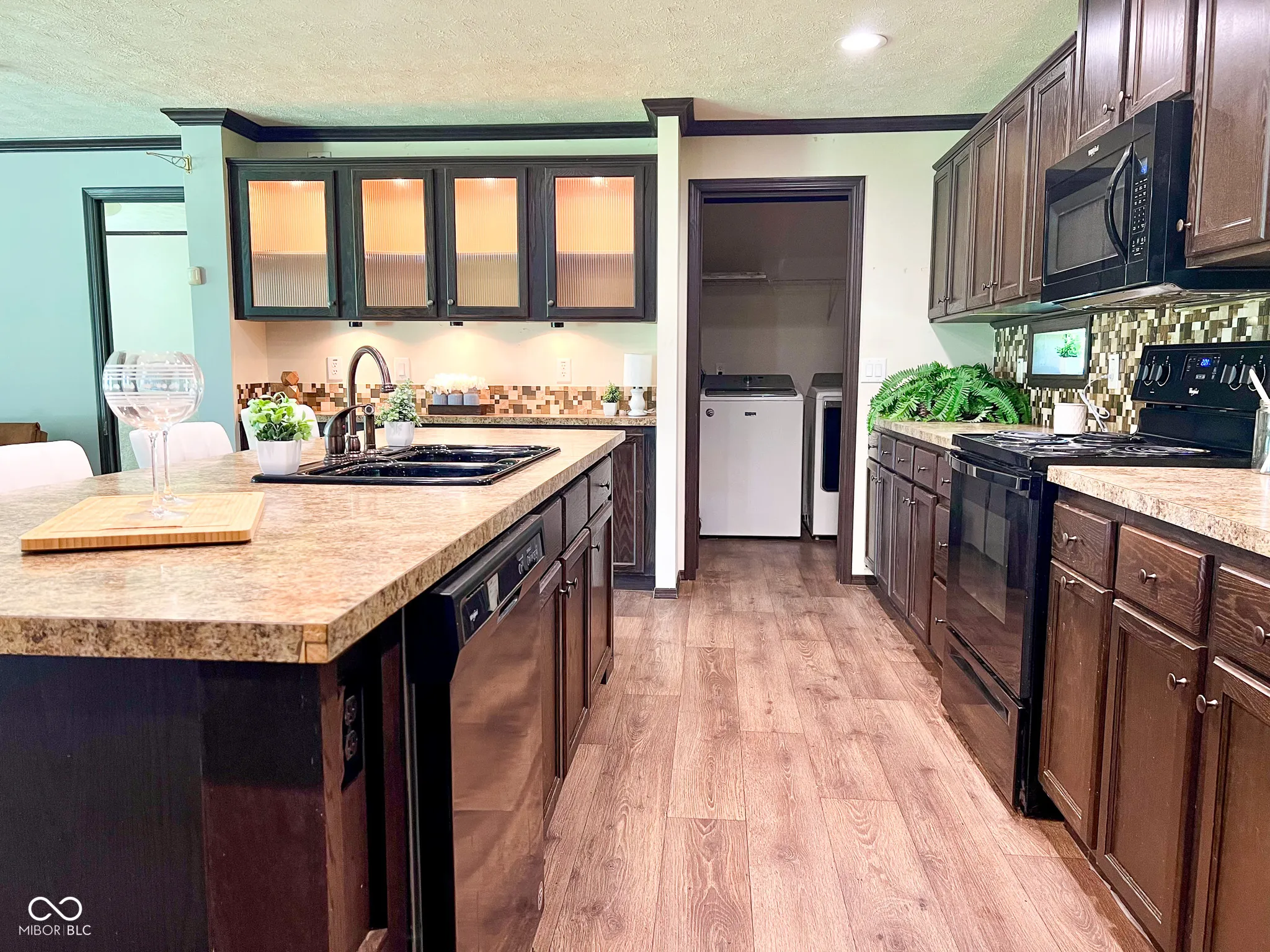 Columbus, Indiana 47201, United States, 3 Bedrooms Bedrooms, ,2 BathroomsBathrooms,Residential,Active,88936