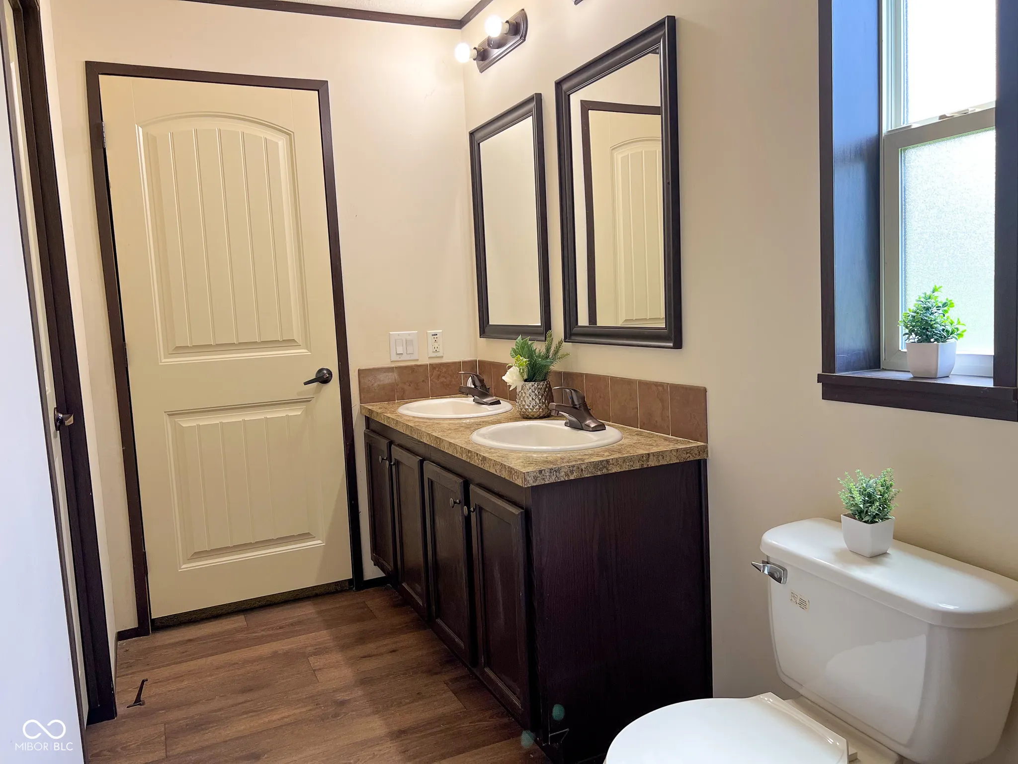 Columbus, Indiana 47201, United States, 3 Bedrooms Bedrooms, ,2 BathroomsBathrooms,Residential,Active,88936