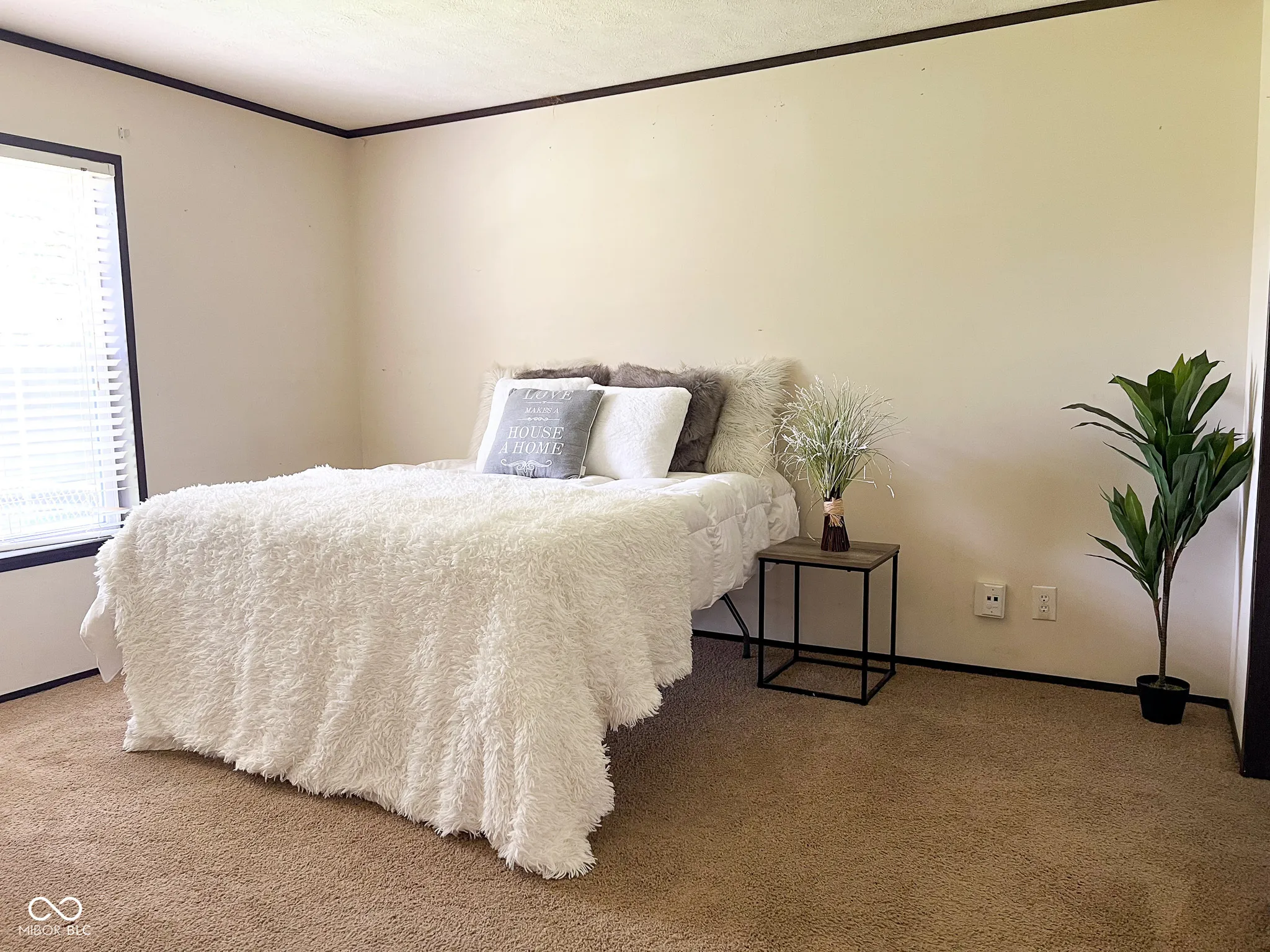 Columbus, Indiana 47201, United States, 3 Bedrooms Bedrooms, ,2 BathroomsBathrooms,Residential,Active,88936