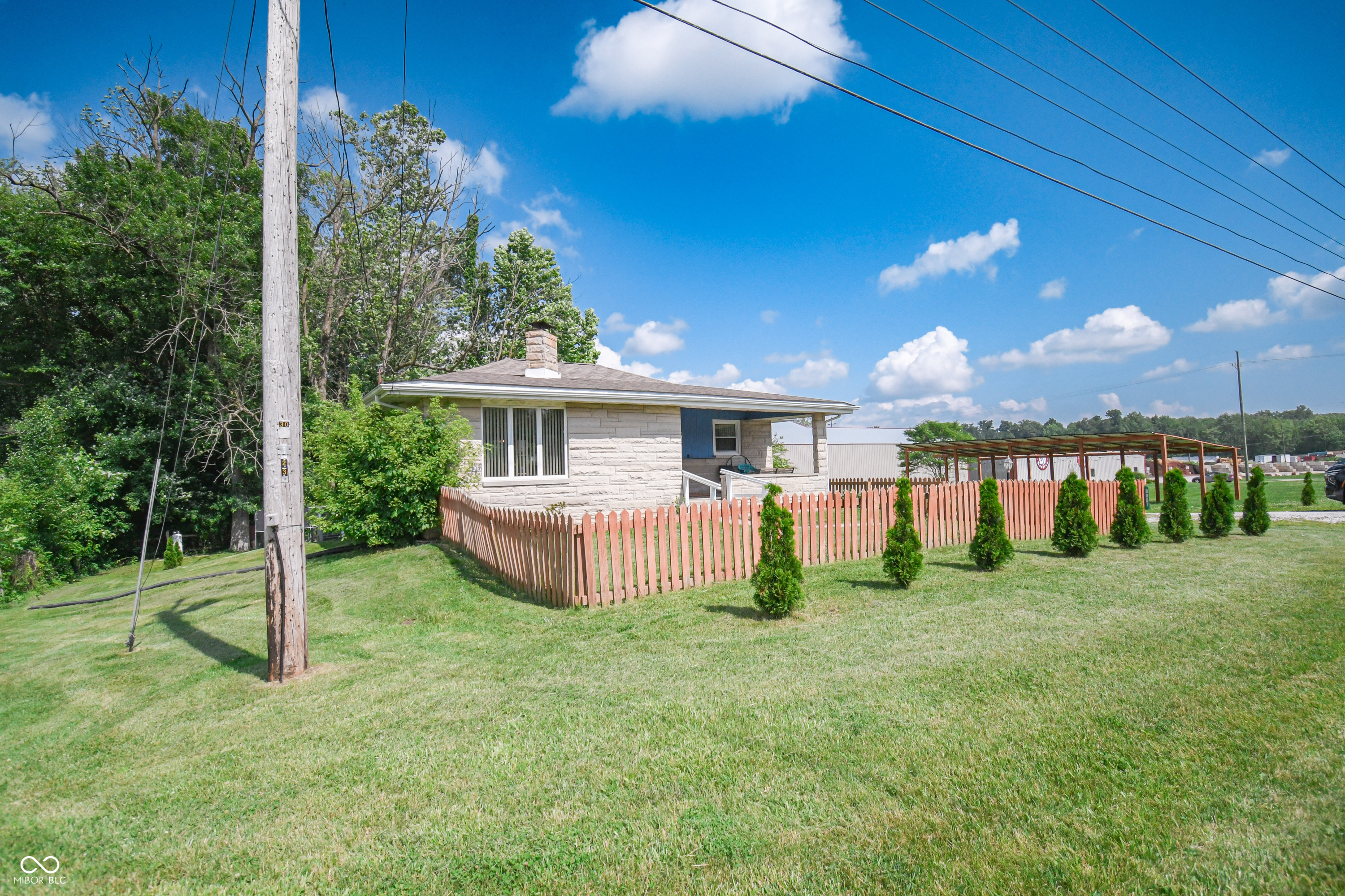 8067 N US Hwy 31