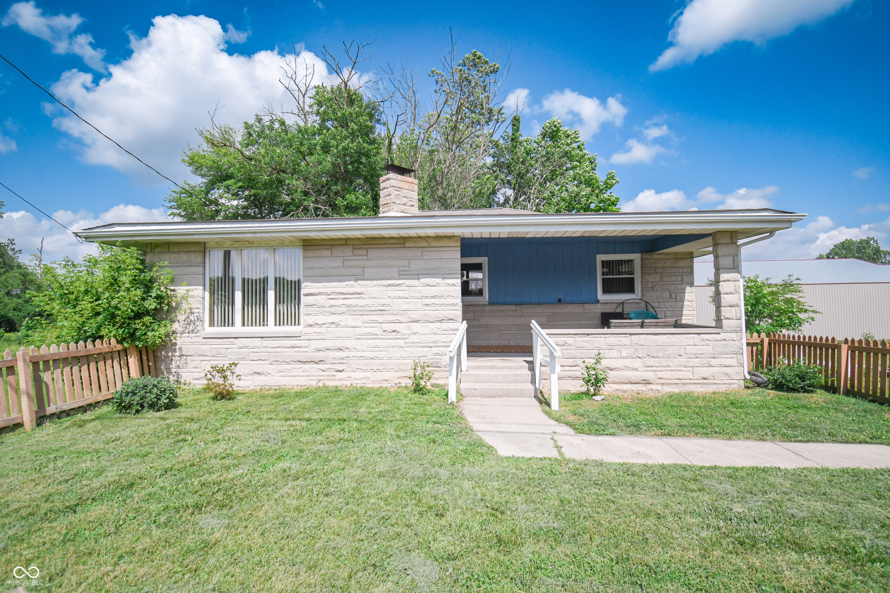 8067 N US Hwy 31