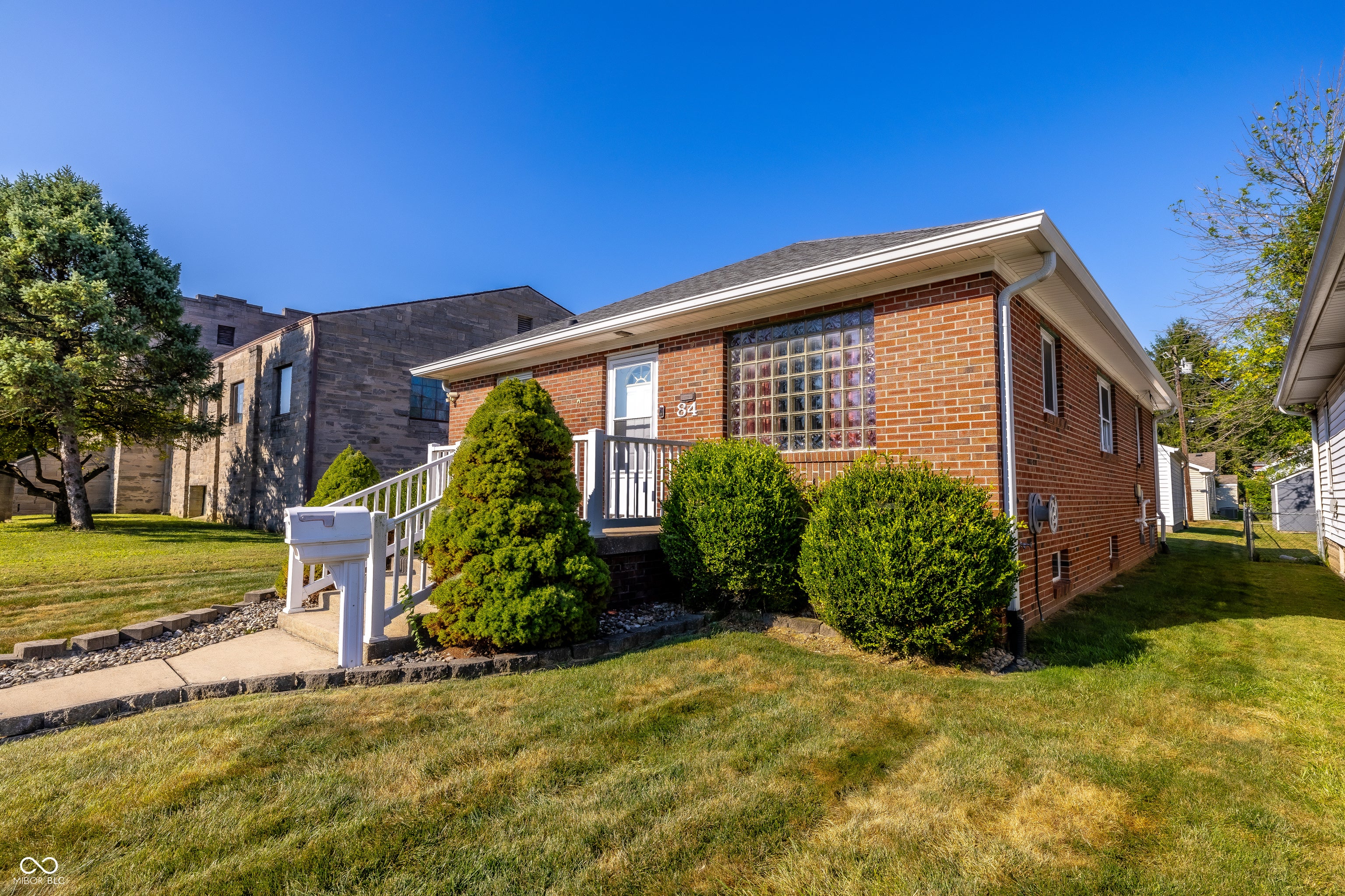 84 S 7th Avenue