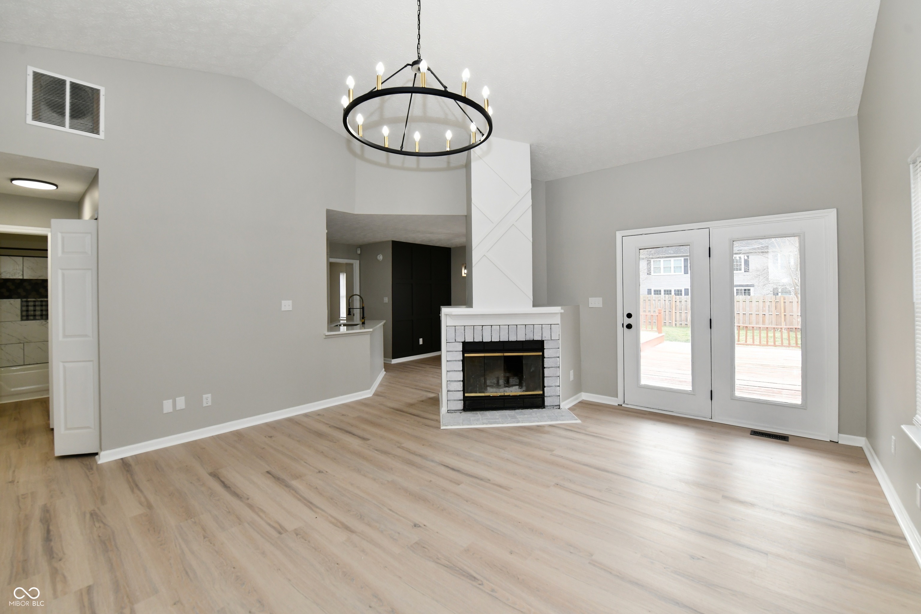 8547 Rock Hollow Circle