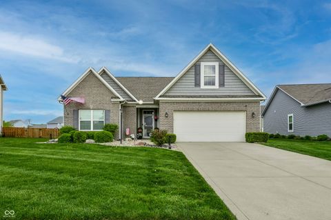 Photo of 6432 W Waters Edge Court, Greenfield, IN 46140 (MLS # 22085484)