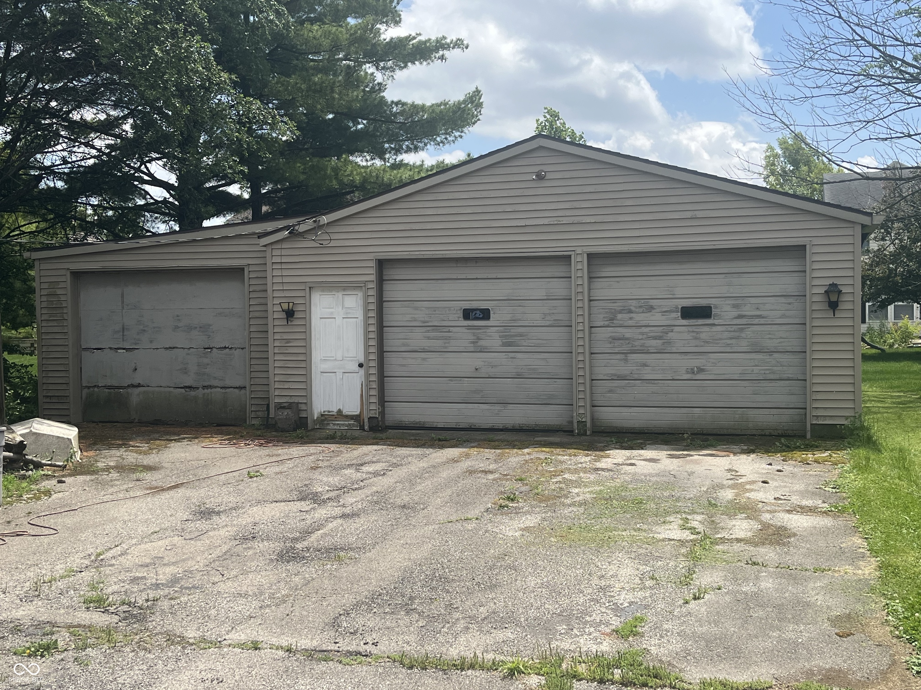 7155 E County Road 150 S