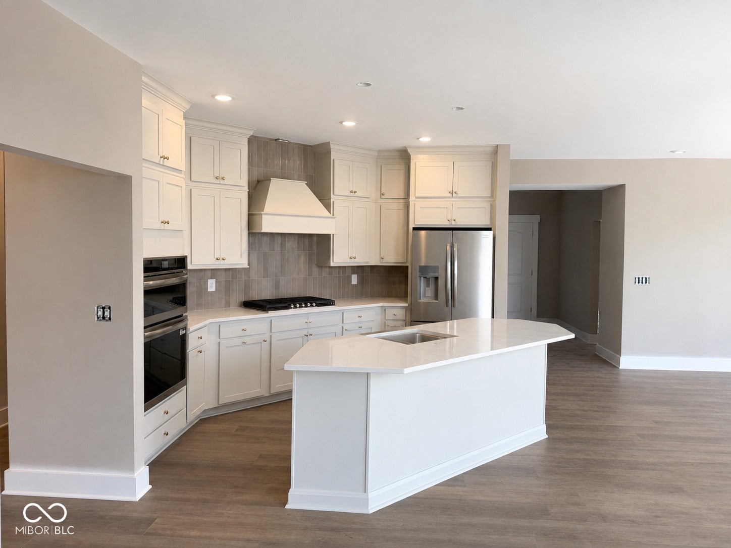 8943 Constitution Trail