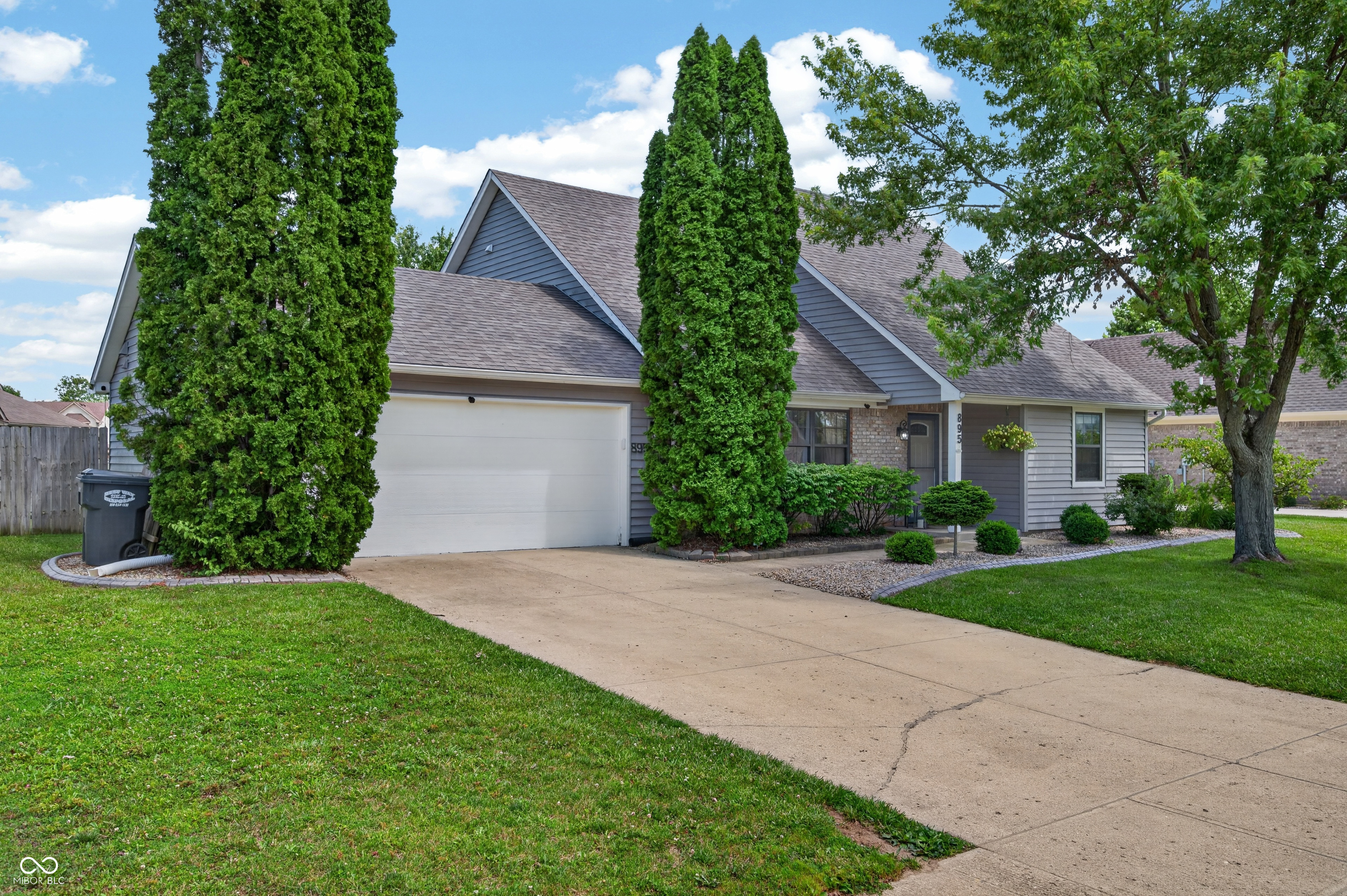 895 Cypress W